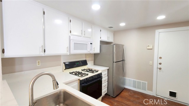 Detail Gallery Image 5 of 19 For 13234 Sonrisa Dr, Chino Hills,  CA 91709 - 2 Beds | 2/1 Baths