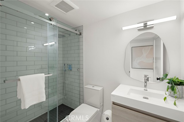 Detail Gallery Image 34 of 44 For 6 Monterey Cir, Corona Del Mar,  CA 92625 - 6 Beds | 4 Baths