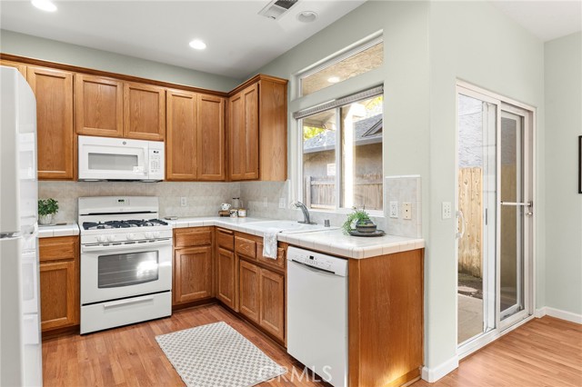 Detail Gallery Image 3 of 48 For 2780 Camden Ct, Chico,  CA 95973 - 3 Beds | 2 Baths