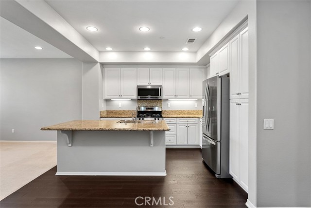 Detail Gallery Image 9 of 24 For 117 Silverado, Irvine,  CA 92618 - 3 Beds | 3 Baths