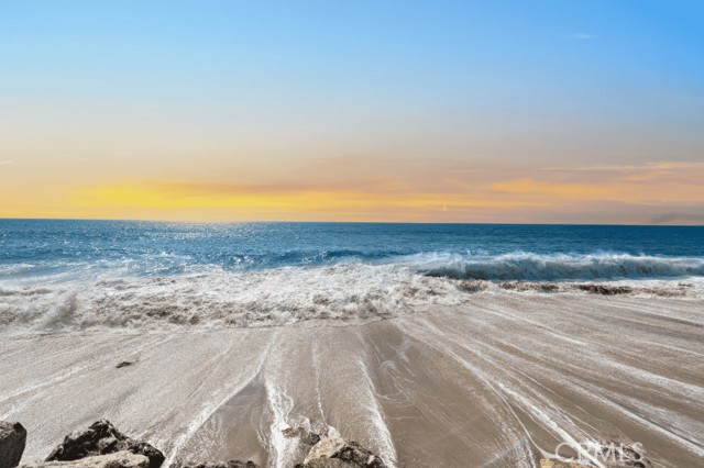 89 Blue Lagoon Villa, Laguna Beach CA: https://media.crmls.org/medias/51e68f72-04d0-4294-a2a9-1c38e1621662.jpg