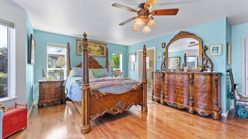 https://media.crmls.org/medias/51e6f190-aff5-4039-bd84-4384ba70ac3e.jpg?preset=X-Large