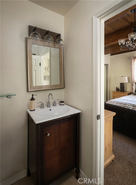 Detail Gallery Image 25 of 38 For 28982 N Shore Rd, Lake Arrowhead,  CA 92352 - 4 Beds | 5 Baths