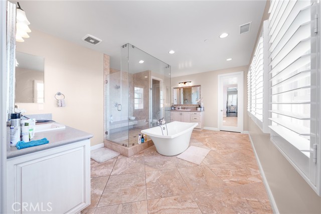 17 Calliope, Lake Forest CA: https://media.crmls.org/medias/51e81281-4ae4-4daa-8d11-28378818bc3f.jpg