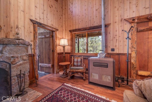 Detail Gallery Image 12 of 55 For 103 Big Bear Tract, Fawnskin,  CA 92333 - 4 Beds | 1/2 Baths