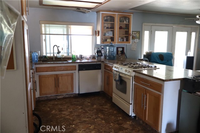 Detail Gallery Image 9 of 27 For 47150 Black Butte Rd, Newberry Springs,  CA 92365 - 3 Beds | 2 Baths