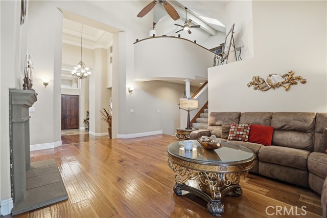 Detail Gallery Image 14 of 69 For 27139 Crystal Springs, Canyon Country,  CA 91387 - 4 Beds | 2/1 Baths