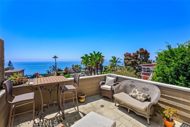 Detail Gallery Image 19 of 41 For 32002 Coast Hwy, Laguna Beach,  CA 92651 - 3 Beds | 3/1 Baths