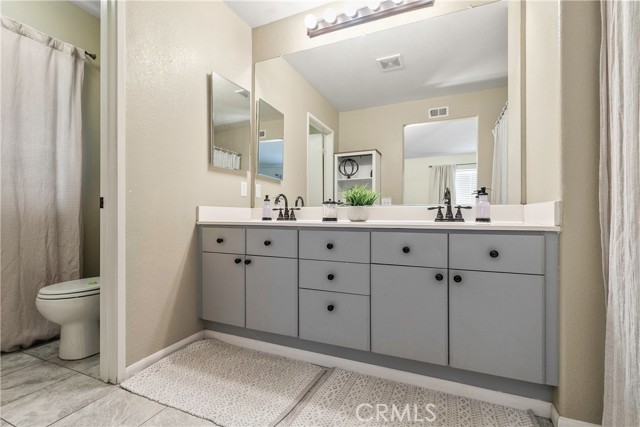 Detail Gallery Image 18 of 31 For 30335 Marigold Cir, Castaic,  CA 91384 - 3 Beds | 2/1 Baths