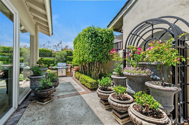 Detail Gallery Image 33 of 43 For 5 Rue Marseille, Newport Beach,  CA 92660 - 3 Beds | 2/1 Baths