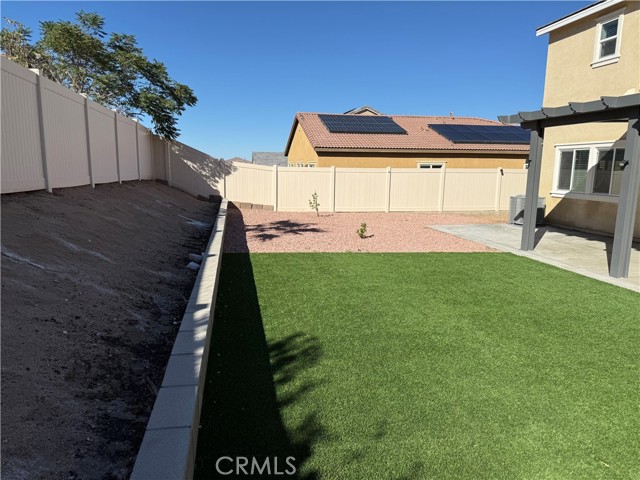 Detail Gallery Image 9 of 11 For 10630 Appaloosa, Hesperia,  CA 92345 - 4 Beds | 3 Baths