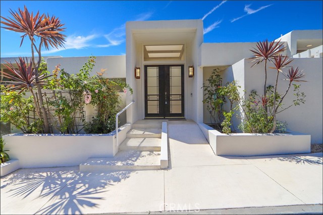 Detail Gallery Image 3 of 43 For 1284 Coronado Dr, Laguna Beach,  CA 92651 - 3 Beds | 2/1 Baths