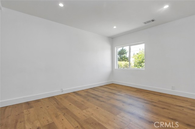 6015 Laurelgrove Avenue, North Hollywood CA: https://media.crmls.org/medias/51ebc1a3-33f0-49c3-86cf-ac57d9c1b0c7.jpg
