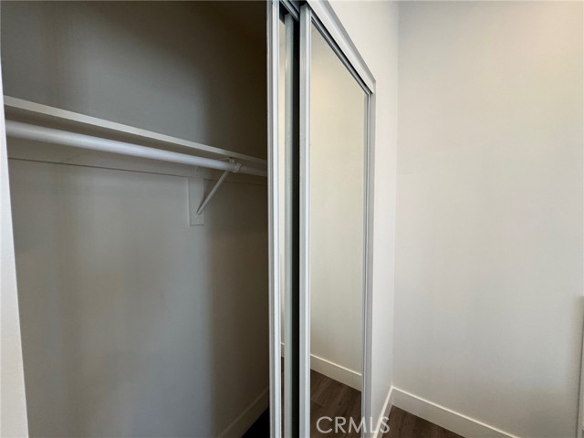1737 1/2 Magnolia Avenue, Los Angeles CA: https://media.crmls.org/medias/51ec7b57-7d87-44b5-8331-568c73abeb8d.jpg