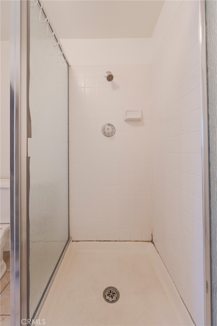 https://media.crmls.org/medias/51ed53ba-e212-4215-9daf-b931eb3a7164.jpg?preset=X-Large