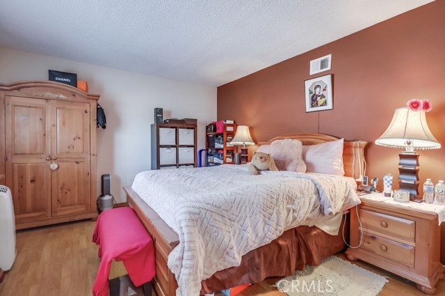 Detail Gallery Image 28 of 55 For 15915 Foothill Bld, Sylmar,  CA 91342 - 4 Beds | 3 Baths