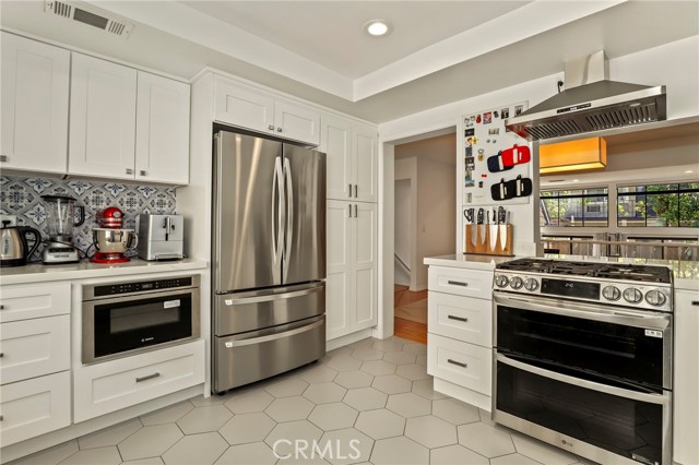 Detail Gallery Image 14 of 38 For 209 S Oakland Ave #D,  Pasadena,  CA 91101 - 3 Beds | 2/1 Baths