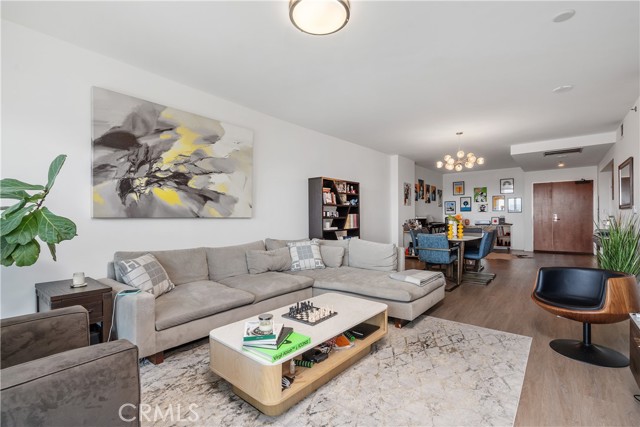 3785 Wilshire Boulevard, Los Angeles CA: https://media.crmls.org/medias/51eedb59-80e1-4705-8e52-03235b0f821d.jpg