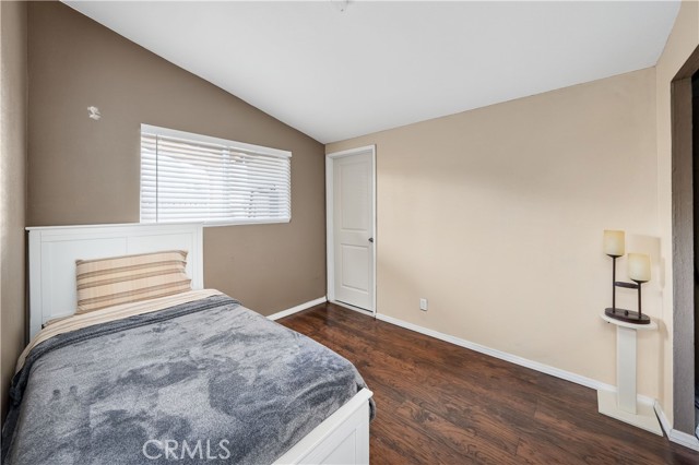 Detail Gallery Image 17 of 23 For 19026 Stillmore, Canyon Country,  CA 91351 - 3 Beds | 1 Baths