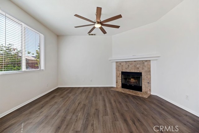 Detail Gallery Image 15 of 40 For 3147 Red Cedar, Hemet,  CA 92545 - 4 Beds | 2/1 Baths