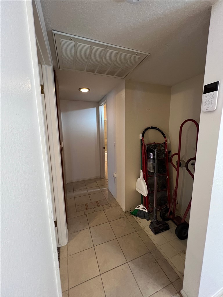 Detail Gallery Image 9 of 46 For 27535 Lakeview Dr #3,  Helendale,  CA 92342 - 2 Beds | 2/1 Baths