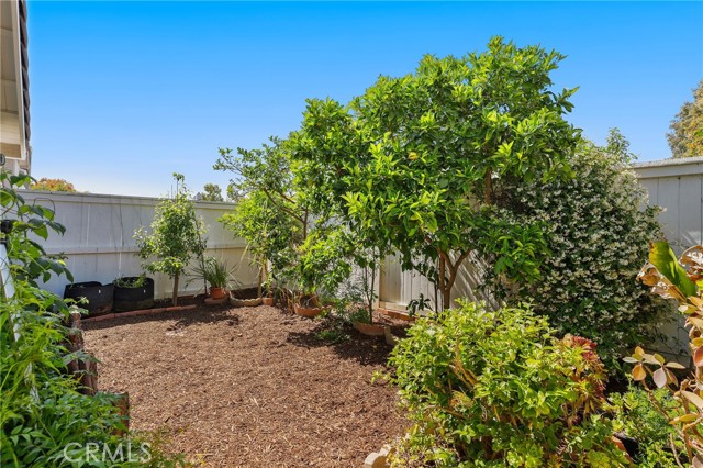 226 Greenmoor, Irvine CA: https://media.crmls.org/medias/51efc31d-aec3-4a39-81f7-440ed824fe1f.jpg