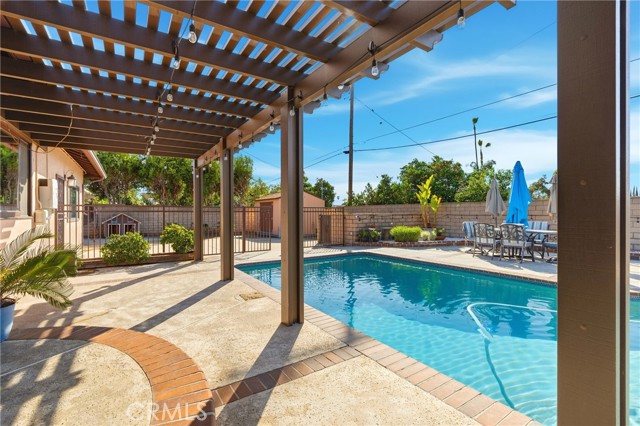 Detail Gallery Image 13 of 54 For 901 S Glenview, West Covina,  CA 91791 - 4 Beds | 2 Baths