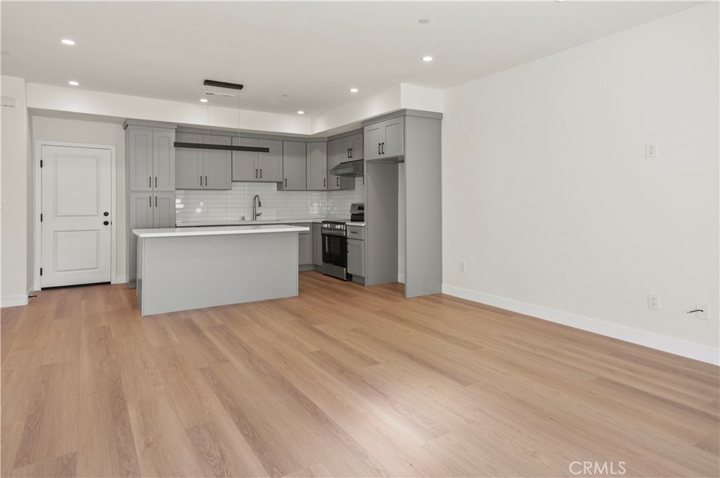 MLS #OC25253906 image #2