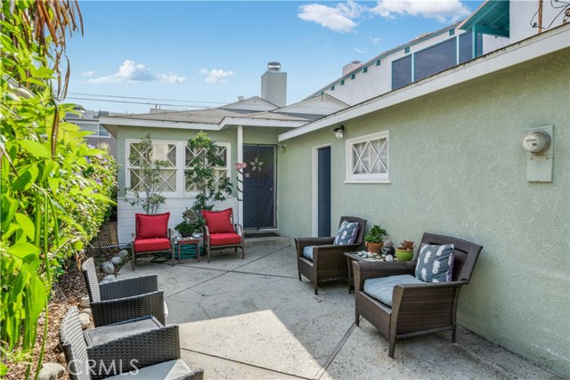 428 28th Street, Hermosa Beach, California 90254, 2 Bedrooms Bedrooms, ,1 BathroomBathrooms,Residential,Sold,28th,SB19275440