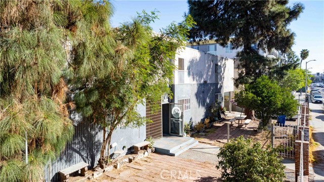 Detail Gallery Image 12 of 46 For 11461 Albers St, North Hollywood,  CA 91601 - – Beds | – Baths