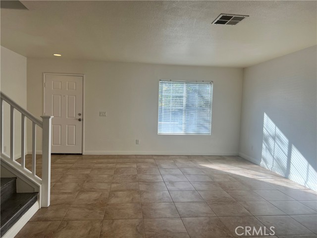 Detail Gallery Image 6 of 21 For 45656 Barham Ave, Lancaster,  CA 93534 - 4 Beds | 2/1 Baths