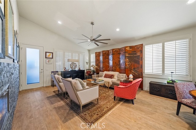 40070 Corte Fortuna, Murrieta CA: https://media.crmls.org/medias/51f354f7-5646-449f-beae-84eee7130983.jpg