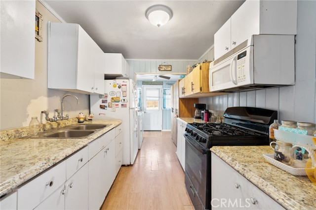 Detail Gallery Image 11 of 30 For 525 S Kern St, Maricopa,  CA 93252 - 2 Beds | 2 Baths