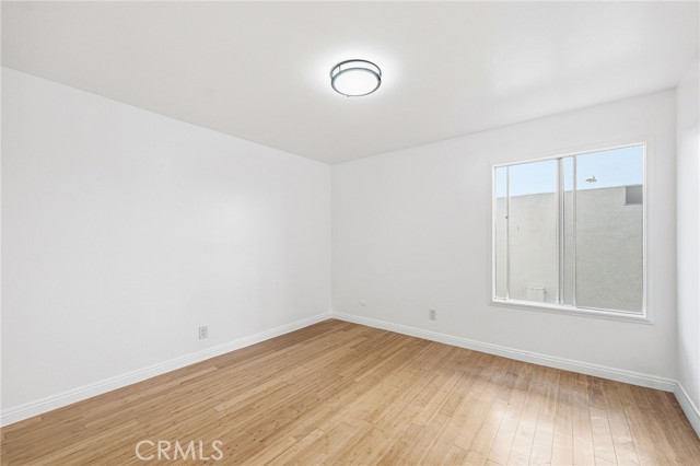 Detail Gallery Image 11 of 17 For 15030 Victory Bld #103,  Van Nuys,  CA 91411 - 2 Beds | 2 Baths