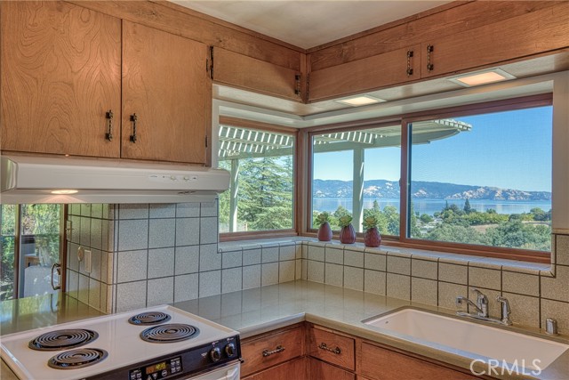 Detail Gallery Image 24 of 71 For 807 Crystal Lake Way, Lakeport,  CA 95453 - 4 Beds | 4 Baths