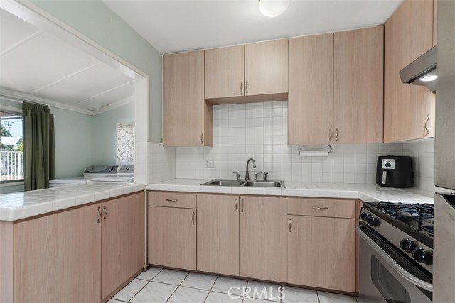 9171 Stanford Avenue, Garden Grove CA: https://media.crmls.org/medias/51f7a533-d4a4-4bad-84d0-0473f31365c3.jpg