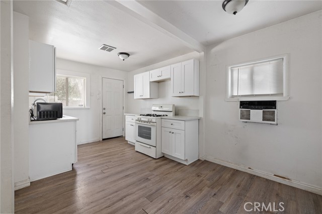 Detail Gallery Image 10 of 41 For 2241 Harrison St, San Bernardino,  CA 92404 - 2 Beds | 1 Baths