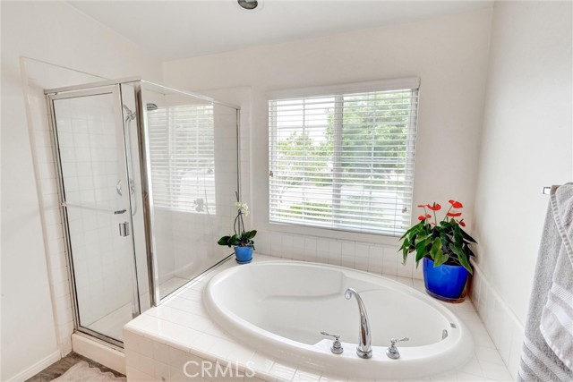13576 Oxford Ct, Chino CA: https://media.crmls.org/medias/51f8c909-bb65-42b4-9b51-67440ca77da0.jpg