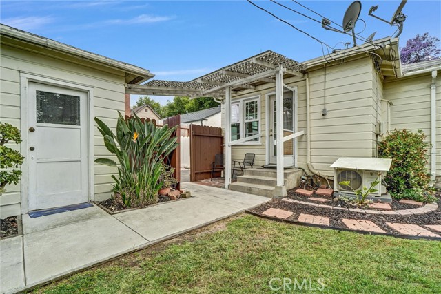 3224 Cerritos Avenue, Signal Hill CA: https://media.crmls.org/medias/51f92baf-1fbe-4b47-92c9-86b46bb3f06f.jpg