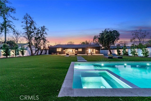 Detail Gallery Image 7 of 46 For 8960 Oak Park Ave, Northridge,  CA 91325 - 4 Beds | 3/1 Baths