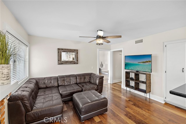 21111 Briarwood Lane, Rancho Santa Margarita CA: https://media.crmls.org/medias/51f9f2dc-c7a9-4881-b1d6-d92003bf0707.jpg