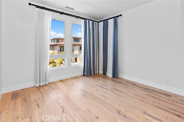 61 Hartman, Irvine CA: https://media.crmls.org/medias/51fa9c9b-ae41-449f-bd7b-bf4e70744550.jpg