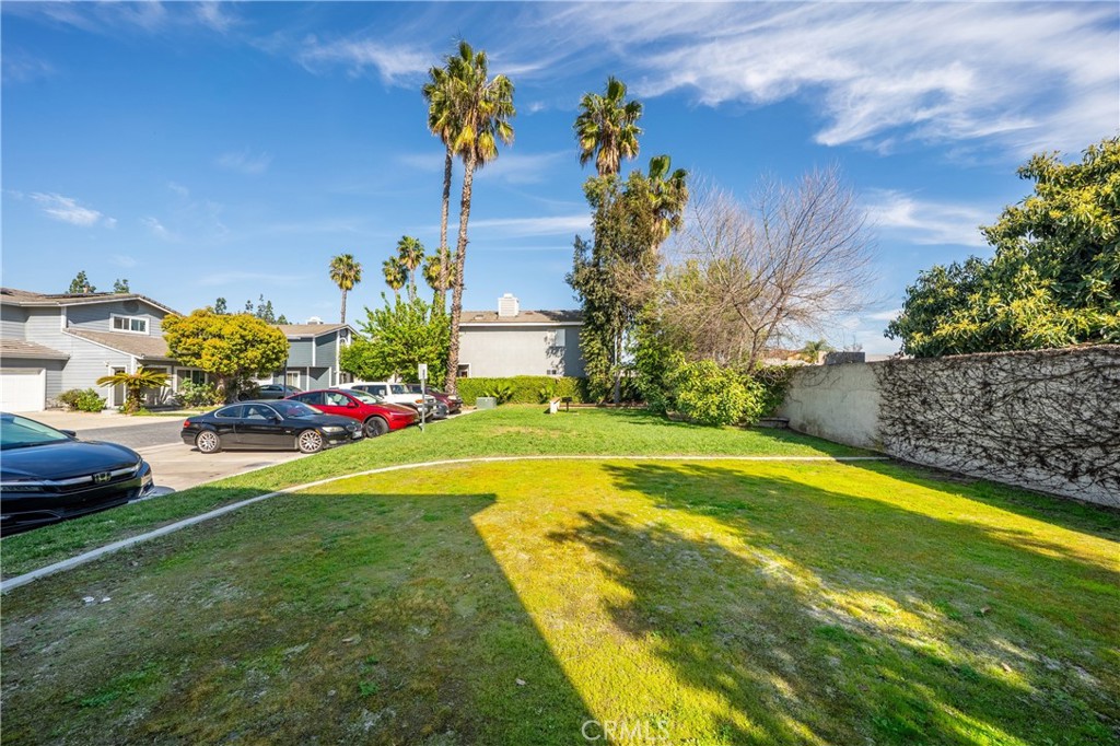https://media.crmls.org/medias/51fb6057-24b7-4a89-aa19-29173dd5b3ed.jpg?preset=X-Large