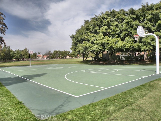 https://media.crmls.org/medias/51fc022b-97fc-4aa2-b93b-05a8334c010e.jpg?preset=X-Large