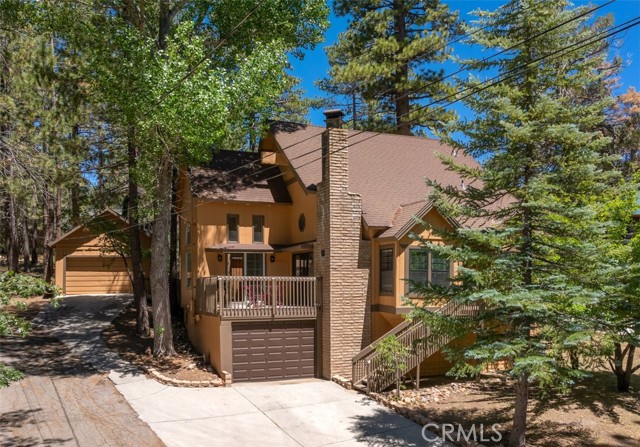 Detail Gallery Image 3 of 39 For 789 Iris Dr, Big Bear Lake,  CA 92315 - 3 Beds | 3 Baths