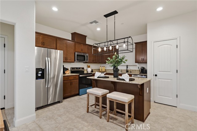 Detail Gallery Image 9 of 32 For 230 Montage Dr, Merced,  CA 95348 - 4 Beds | 2/1 Baths