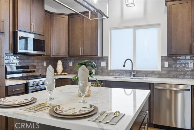 Detail Gallery Image 11 of 31 For 18671 Buckeye Pl, Tehachapi,  CA 93561 - 3 Beds | 2/1 Baths