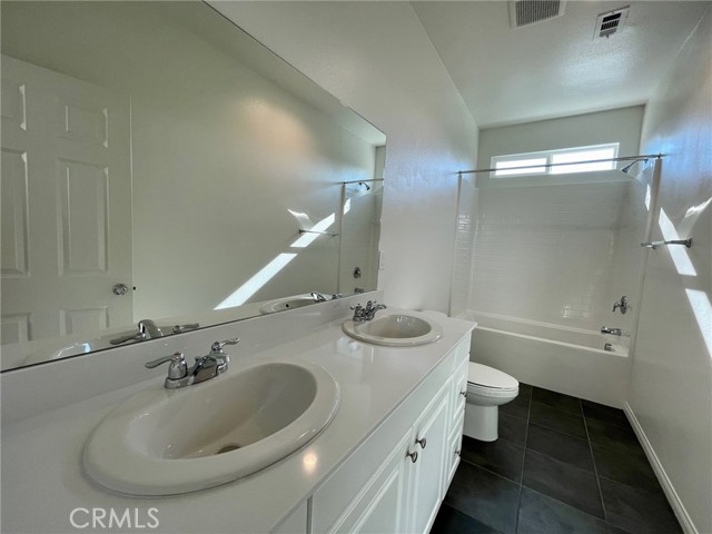 Detail Gallery Image 16 of 26 For 949 E 3rd. St, Santa Ana,  CA 92701 - 4 Beds | 3/1 Baths