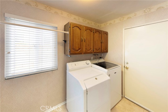 Detail Gallery Image 15 of 25 For 8851 Satterfield, Huntington Beach,  CA 92646 - 4 Beds | 3 Baths