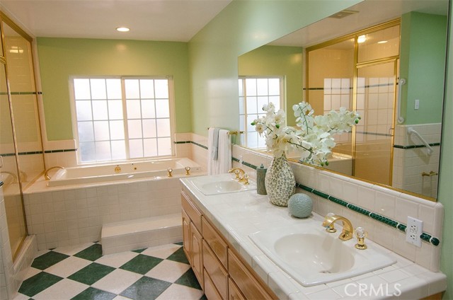 Detail Gallery Image 4 of 55 For 3301 Grayburn Rd, Pasadena,  CA 91107 - 4 Beds | 3/2 Baths